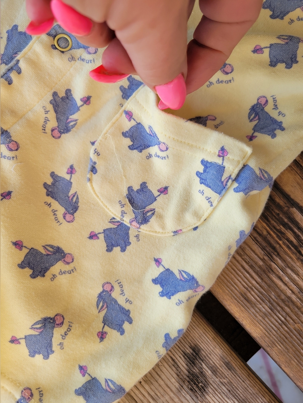 Vintage POOH SZ 9M VGUC PALE YELLOW w/ WINNIE THE POOH print 1pc Romper - Picture 3 of 7